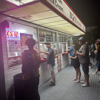 Bruster's Real Ice Cream - Monday line - Ice Cream & Frozen Yogurt Near Me - Destin, Florida Bruster's Real Ice Cream - Monday line - Ice Cream & Frozen Yogurt Near Me - Destin, Florida