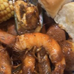 Dirty Cajun - Look at all of that sauce! #dirtycajun