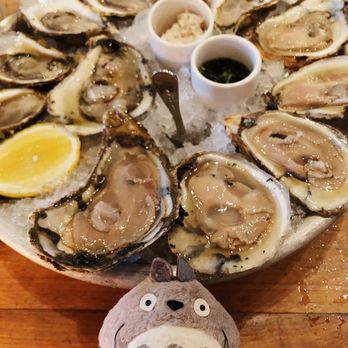 The Optimist - Round Island and Bay Shores raw oysters - Seafood Near Me - Atlanta, Georgia
