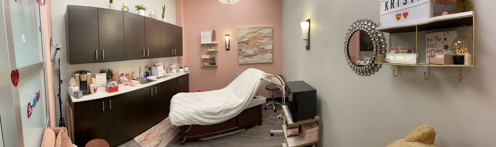 B'Esty Aesthetics Spa Logo