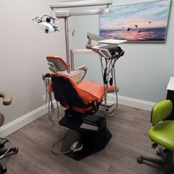 Royal East Dental - Very modern dental office. Clean and beautiful environment. Highly efficient staff. Good dentist in Dundas area.