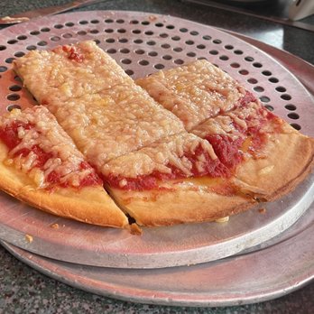 Gino's East - Wheaton - Pizza Near Me - Wheaton, Illinois