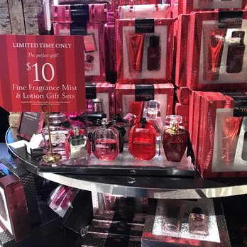 Victoria's Secret & PINK - Lingerie Near Me - Honolulu, Hawaii