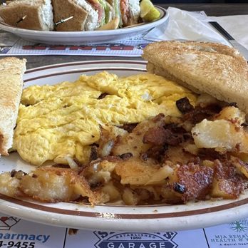 67 Family Diner - Eggs and Corned Beef Hash - Breakfast & Brunch Near Me - Seymour, Connecticut