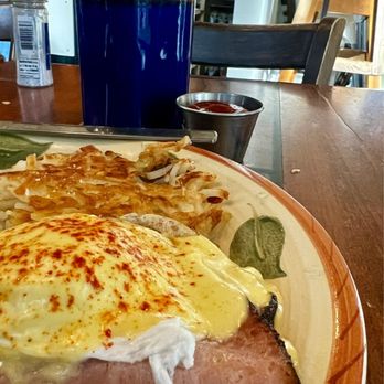 Miyo Cafe - Traditional Eggs Benedict & Hash browns. - Cafes Near Me - Castle Rock, Colorado