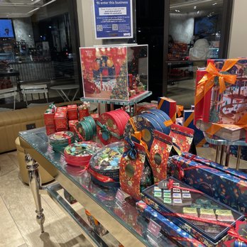Venchi - Assorted gift boxes - Chocolatiers & Shops Near Me - New York, New York