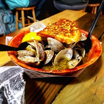 DJ's Clam Shack - Steamed middleneck clams - Seafood Near Me - Key West, Florida
