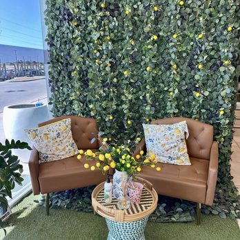 Nail Society Salon - Cute waiting area 3/2026 - Nail Salons Near Me - San Antonio, Texas Nail Society Salon - Cute waiting area 3/2026 - Nail Salons Near Me - San Antonio, Texas