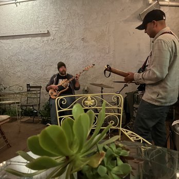 Revolver - Pizza Near Me - Santa Barbara, California