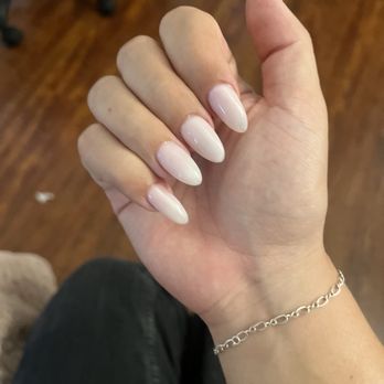 Coco Luxe Nails - Eyelash Service Near Me - Santa Monica, California