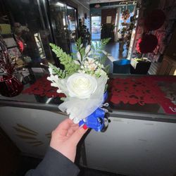 Tucker Flower Shop - Boutonnière
