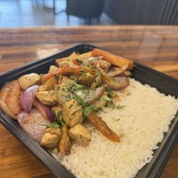 Pollo Saltado
