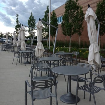 Mariano's - Outdoor seating. - Grocery Near Me - Elmhurst, Illinois