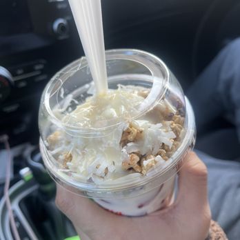 Frutilandia - Fresas con crema $14 - Ice Cream & Frozen Yogurt Near Me - Tolleson, Arizona