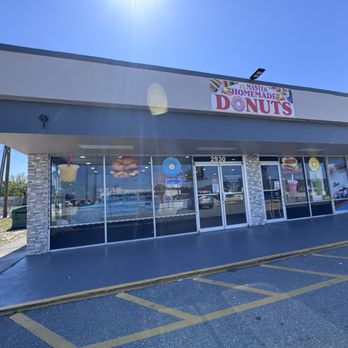 FL Master Homemade Donuts - Building/location - Donuts Near Me - Lakeland, Florida FL Master Homemade Donuts - Building/location - Donuts Near Me - Lakeland, Florida