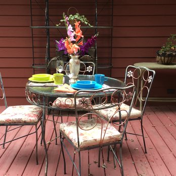 The Ashe Farm - Outdoor Deck dining - Bed & Breakfast Near Me - Marshall, North Carolina The Ashe Farm - Outdoor Deck dining - Bed & Breakfast Near Me - Marshall, North Carolina