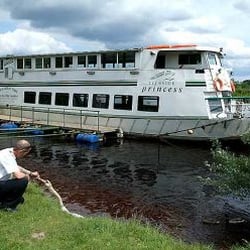 Teesside Princess River Cruises - Feeding a swan, as you do.