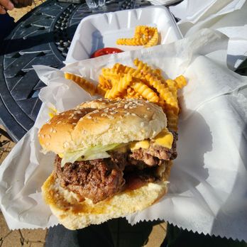 Janette's Super Burger - HUGE burger made just right - American Near Me - Georgetown, South Carolina