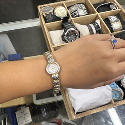 Das Thrift Haus - The cutest watch!