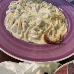 Capri's Pizzeria & Family Restaurant - Chicken alfredo