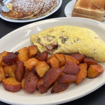 Mia’s Cafe - Meat Lovers Omelet and Home Fries. - Breakfast & Brunch Near Me - Mays Landing, New Jersey