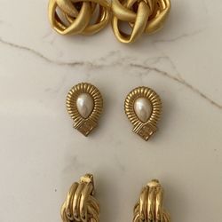 United For the Mentally III Thrift Shop - Nice selection of costume jewelry