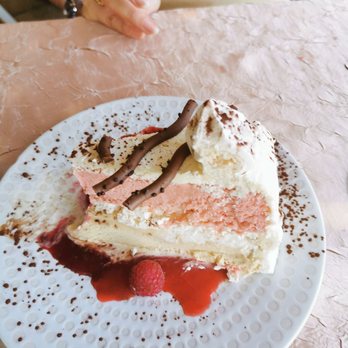 La Lusette - Vacherin fait maison très bon d'après les convives l'ayant choisis. - Restaurants Near Me - Le Vigan, 30 La Lusette - Vacherin fait maison très bon d'après les convives l'ayant choisis. - Restaurants Near Me - Le Vigan, 30