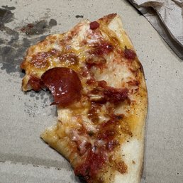 Good quality pizza  worth it good environment friendly . I recommend the uncle Tony  house red honey was too good And he the Waltah white