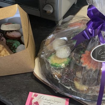 Cerrato's Pastry Shop - 3lb Cookie Tray and box of cookies - Bakeries Near Me - West Springfield, Massachusetts