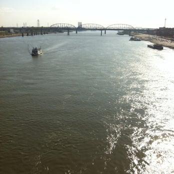 Eads Bridge - Landmarks & Historical Buildings Near Me - Saint Louis, Missouri