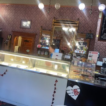 Serendipity - Inside - Ice Cream & Frozen Yogurt Near Me - McMinnville, Oregon Serendipity - Inside - Ice Cream & Frozen Yogurt Near Me - McMinnville, Oregon