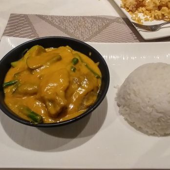The Q Kitchen - Kare kare - Japanese Near Me - Tacloban City, LEY