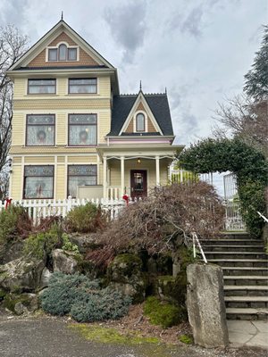 The Victorian Belle Mansion by null