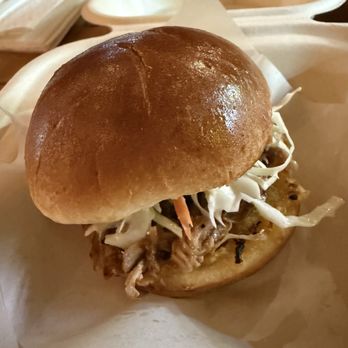Happy Belly - The Pulled Pork Slider - Food Trucks Near Me - Kihei, Hawaii