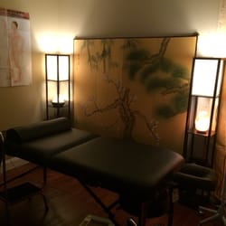 Far East Acupuncture - Patient table