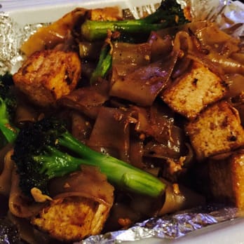 Srisiam Thai Kitchen - Pad see ew tofu - Thai Near Me - Arcadia, California Srisiam Thai Kitchen - Pad see ew tofu - Thai Near Me - Arcadia, California