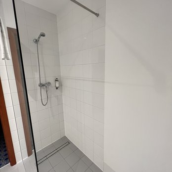 Hotel Warminski - Shower - Hotels Near Me - Olsztyn, WN