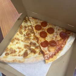 Arianna's Restaurant & Pizzeria
