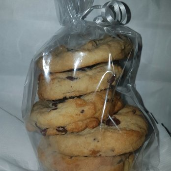 Dolcezza Custom Cakes - Chocolate Chip cookies. AMAZING. - Custom Cakes Near Me - Brampton, Ontario