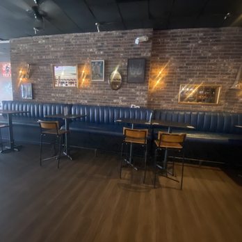 Friends Bar - Music Venues Near Me - Austin, Texas