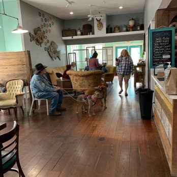 Colsie Coffee and Bakeshop - Dining room - Cupcakes Near Me - High Springs, Florida Colsie Coffee and Bakeshop - Dining room - Cupcakes Near Me - High Springs, Florida