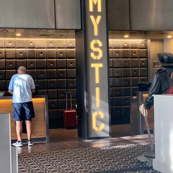 Hilton Mystic - Check in - Hotels & Travel Near Me - Mystic, Connecticut
