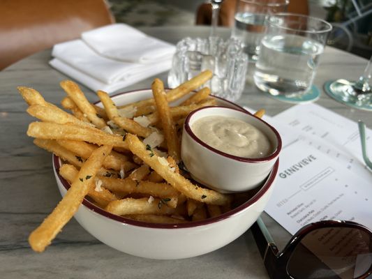 Bar Genevieve by null