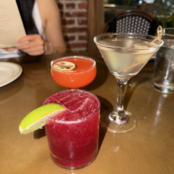 Livestock Tavern - Cocktail Bars Near Me - Honolulu, Hawaii Livestock Tavern - Cocktail Bars Near Me - Honolulu, Hawaii