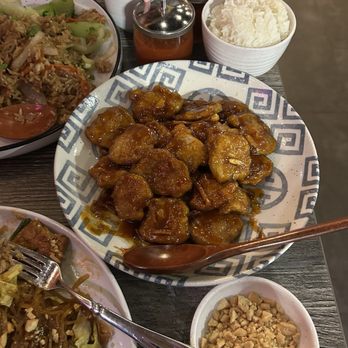 Red Dragon Asian Bistro - Crispy Mandarin Orange Plate with vegan meat - Asian Fusion Near Me - Carlsbad, California