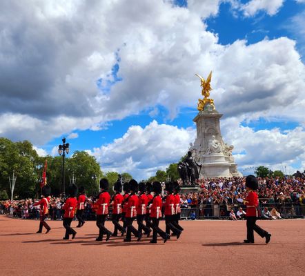 Queen Victoria Memorial by null
