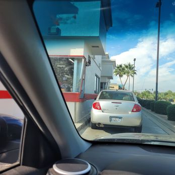 In-N-Out Burger - Fast Food Near Me - Milpitas, California