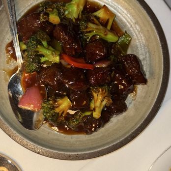 Sei Less - Filet Mignon & Broccoli - Chinese Near Me - New York, New York Sei Less - Filet Mignon & Broccoli - Chinese Near Me - New York, New York