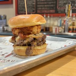 Farmhaus Burger - Chili cheese burger