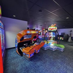 B&B Theatres Ankeny 12 & B-Roll Bowling